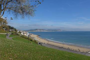 The gorgeous Lyme Regis bay. An easy drive from The Pump House.