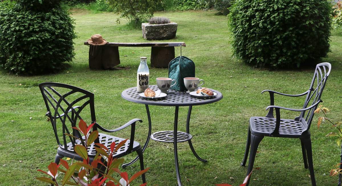 Have morning breakfast in the Pump House private garden. The Farm Shop at the bottom of the lane supplies all immediate needs.