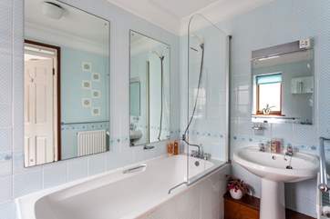 The en suite bathroom for Bedroom 1.