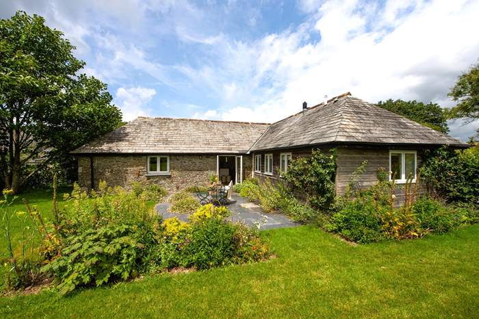 Little Bokelly is a 2 bedroom, rural holiday cottage near Polzeath, North Cornwall.