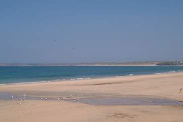 Carbis Bay and St Ives can both be reached within a 20 minute drive.