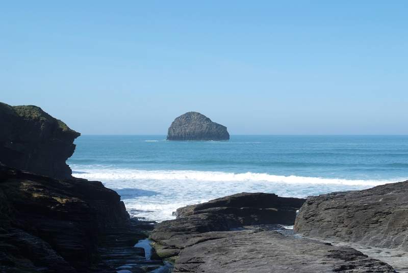 Trebarwith Strand is spectacular at low water or high tide.