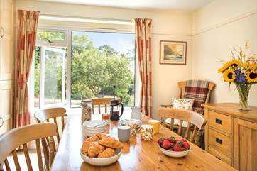 Enjoy family meals together in the lovely dining-room.