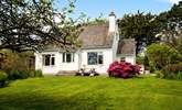 Fred's House is a comfortable, traditionally furnished cottage with a lovely garden and within walking distance of the beach. - Thumbnail Image