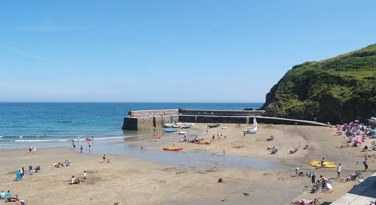 The coastal footpath passes the beach and continues along the cliff edge - spectacular views guaranteed!