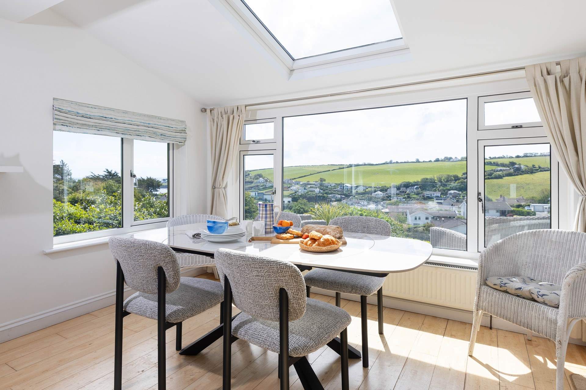 The dining area is ideal for sociable meals. 