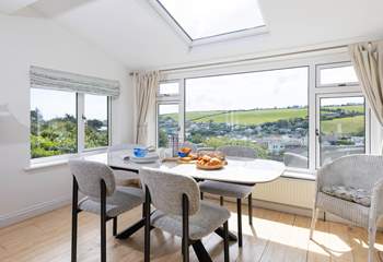 The dining area is ideal for sociable meals. 
