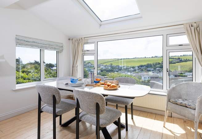 The dining area is ideal for sociable meals. 