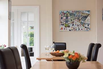 A light and bright space for meals.