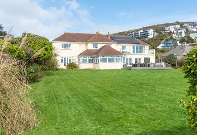 Welcome to Sundown, our fabulous beachside holiday home for 12 guests.