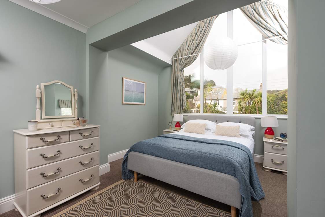 A huge window in the bedroom 4 makes the room wonderfully light.