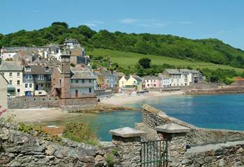 The pretty twinned villages of Kingsand and Cawsand are along the headland.