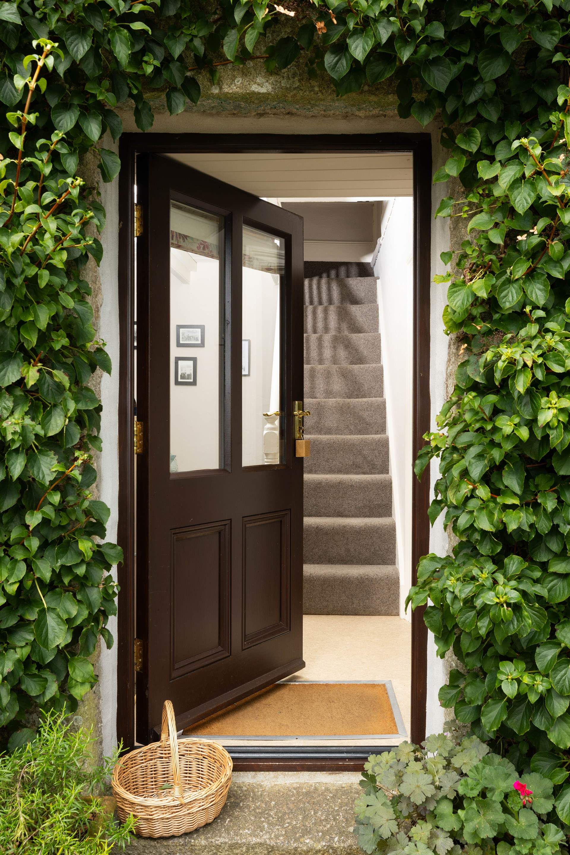 A warm welcome awaits at Mount Wise Cottage. Take care on the traditional cottage steps to the first floor.