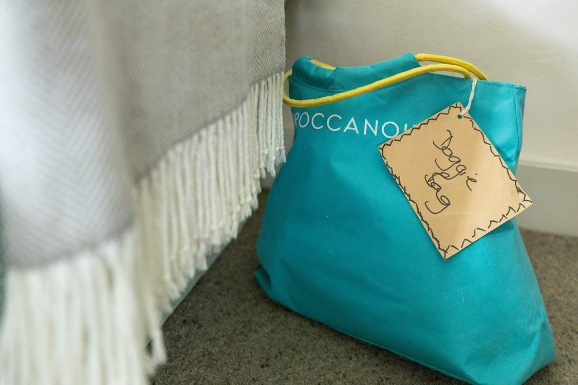 Your four-legged friend also gets a very warm welcome.