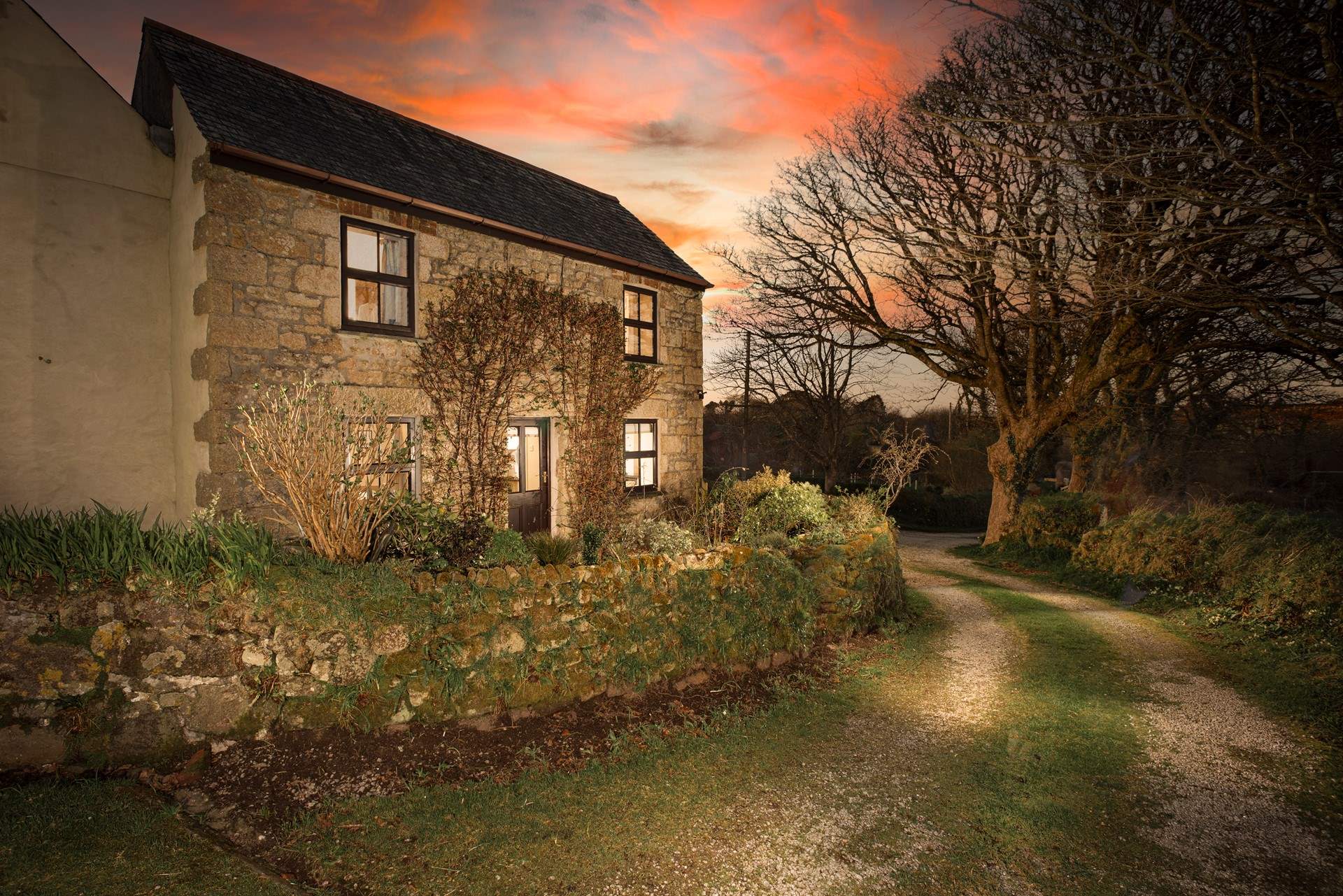 Mount Wise Cottage at dusk is truly magical.