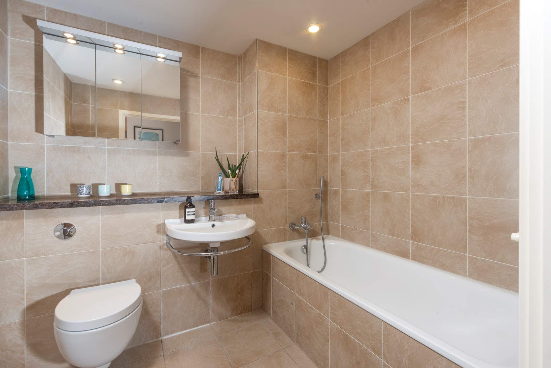 Fabulous family bathroom. 