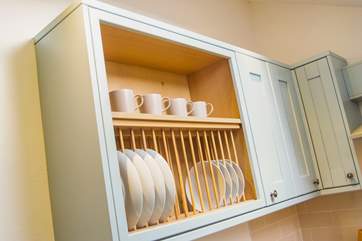 A useful plate rack.