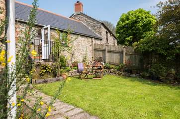 The Workshop is attached to the owners' cottage, Little Seaureaugh, your only neighbours.