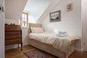 Bedroom 3 has twin beds.