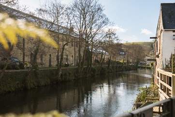 Fowey River meanders slowly down to Fowey (it's great for canoeing and kayaking).