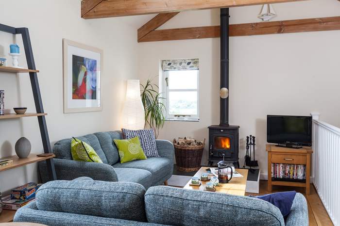 Bolankan View is a 2 bedroom, dog friendly, rural holiday cottage near Porthleven, West Cornwall.
