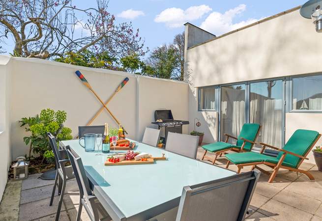 Relax back on a lounger whilst the chef rustles up something tasty on the barbecue.