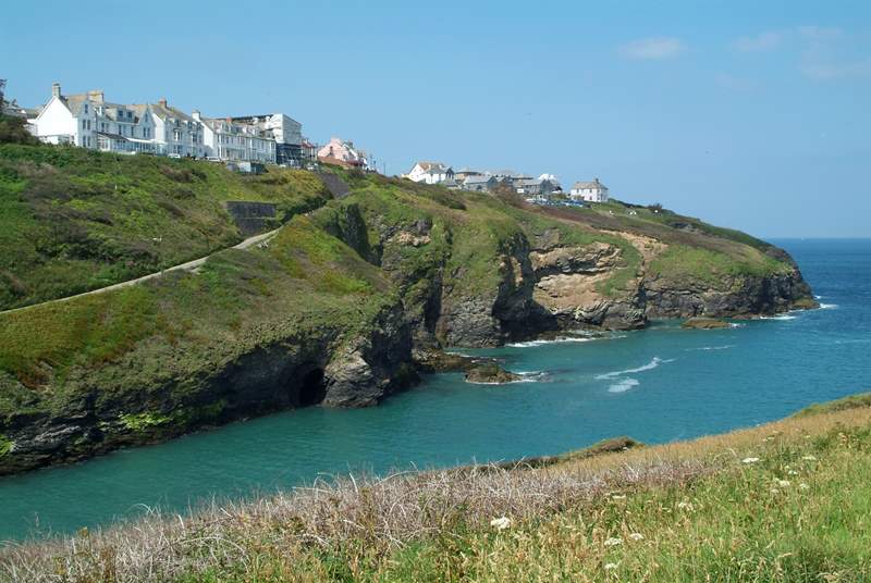 A view towards Port Isaac, with Anchorage being one of the houses on top of the cliff.