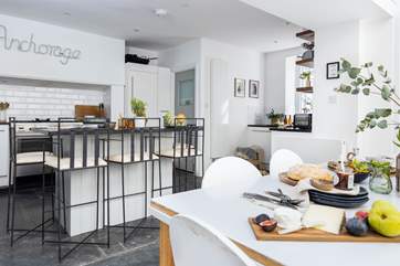 When you want a quick bite, take a seat at the breakfast bar