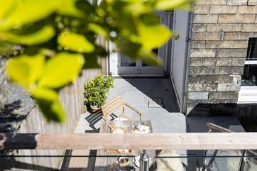 Peeping down to the lower terrace