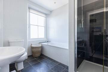 The en suite bathroom