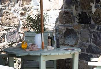The cottage was constructed with locally sourced serpentine.