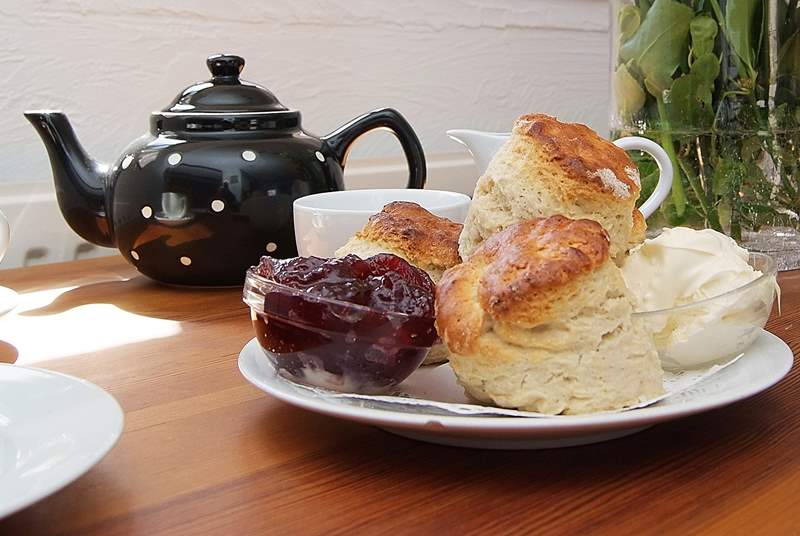 A delicious complimentary cream tea awaits you at the owners' cafe at Lizard Point.