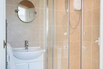 The en suite shower-room.