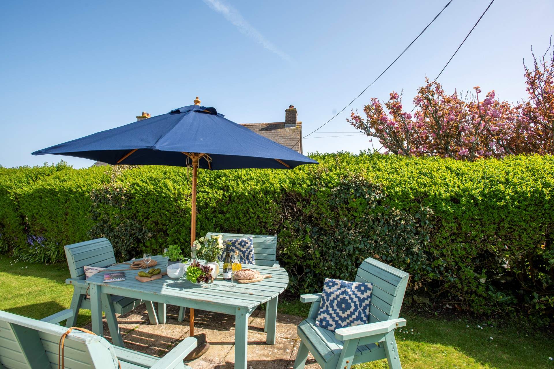 The garden is enclosed, private and boasts a sunny disposition.