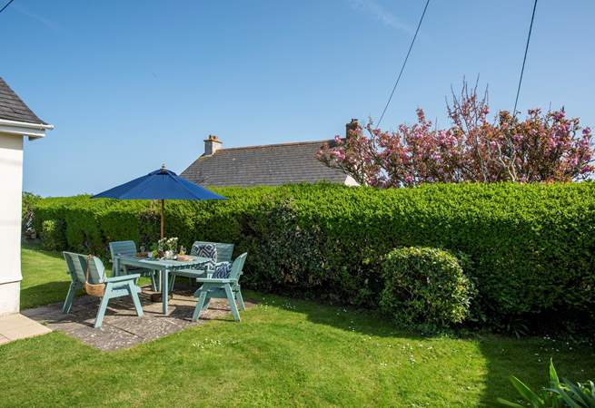 Alfresco meals in the sheltered garden.