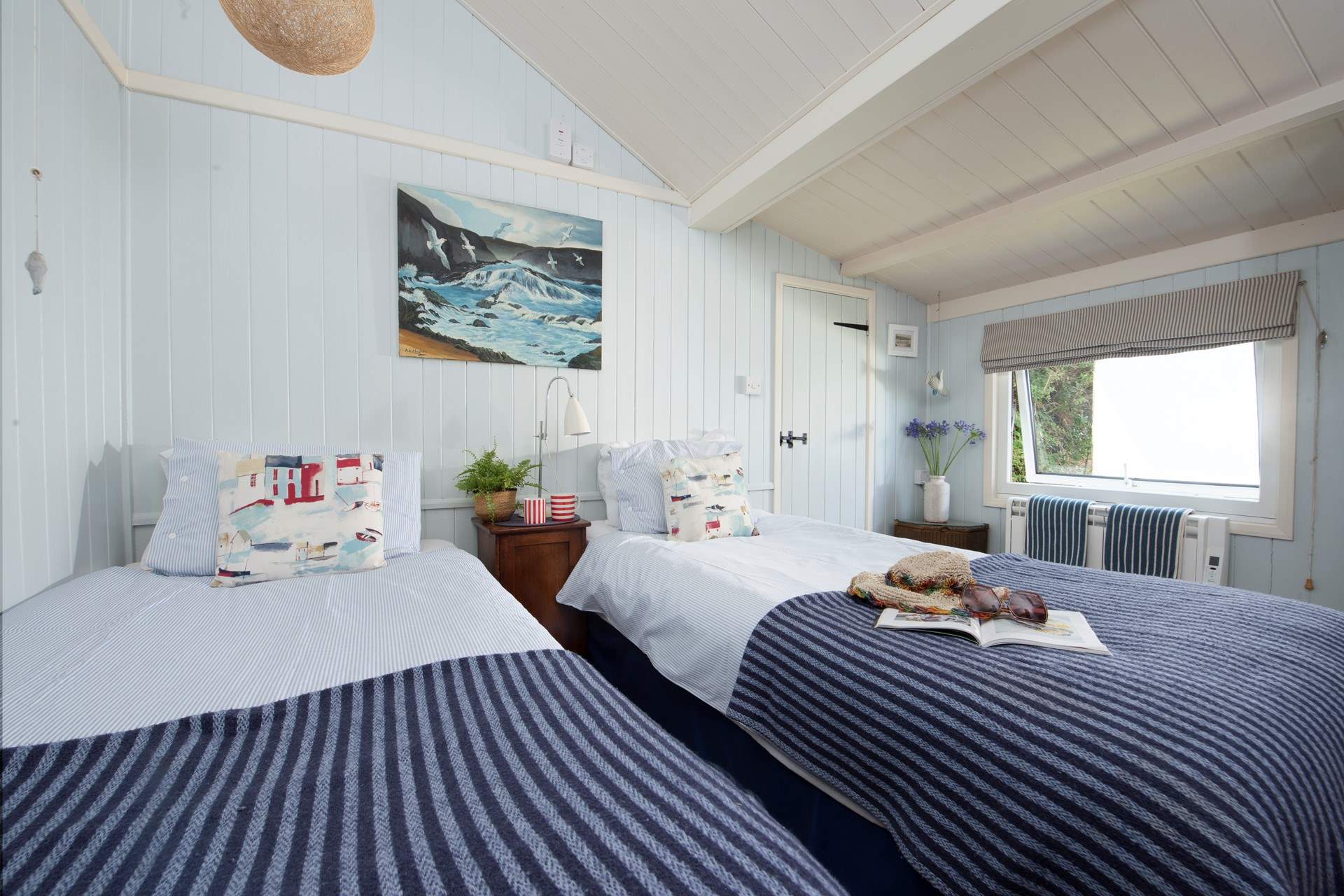 In bedroom one the bed can we set up as twin beds.........