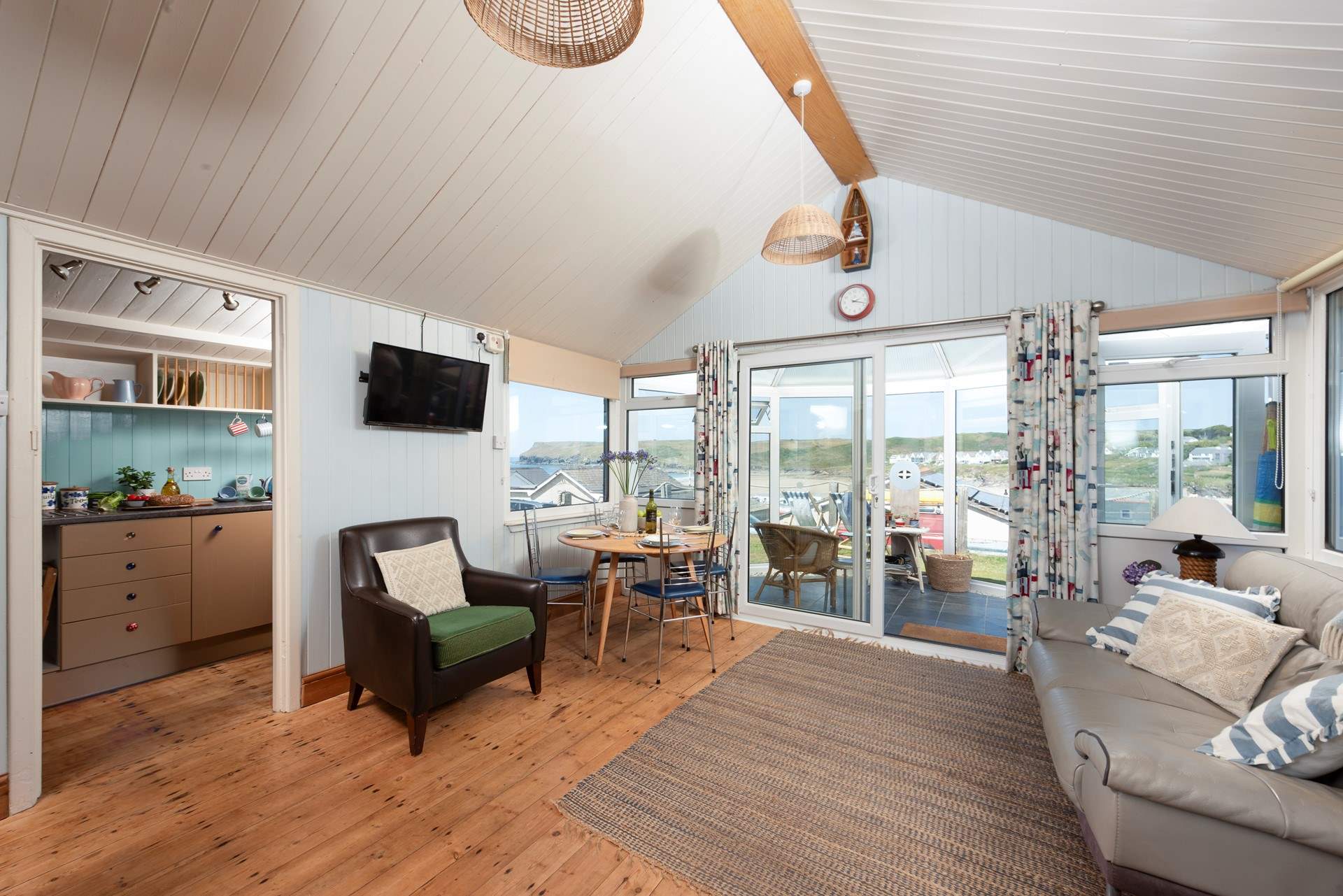 The kitchen leads off from the lounge/dining room.
