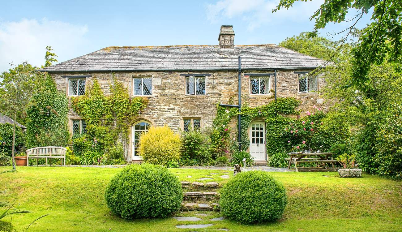 The gardens provide the perfect spot for dining al fresco.