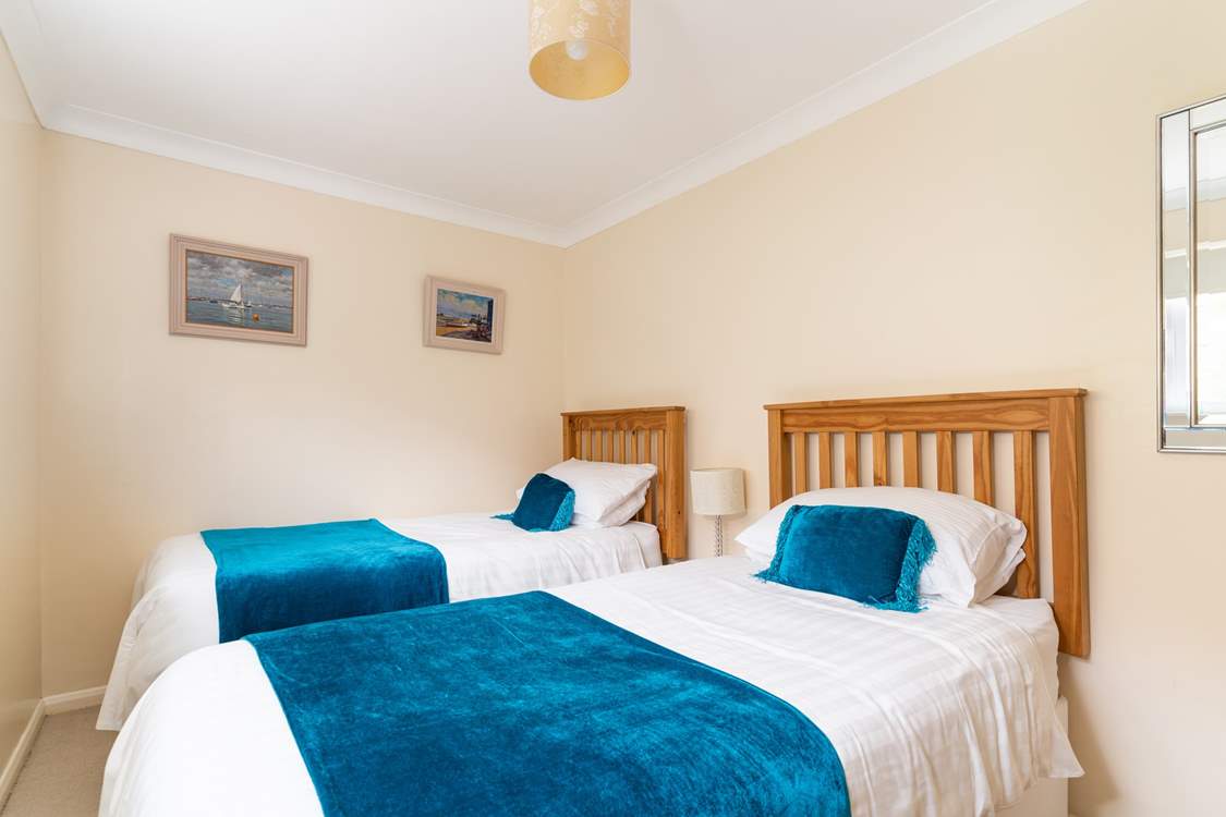 Bedroom 2, the twin bedroom.