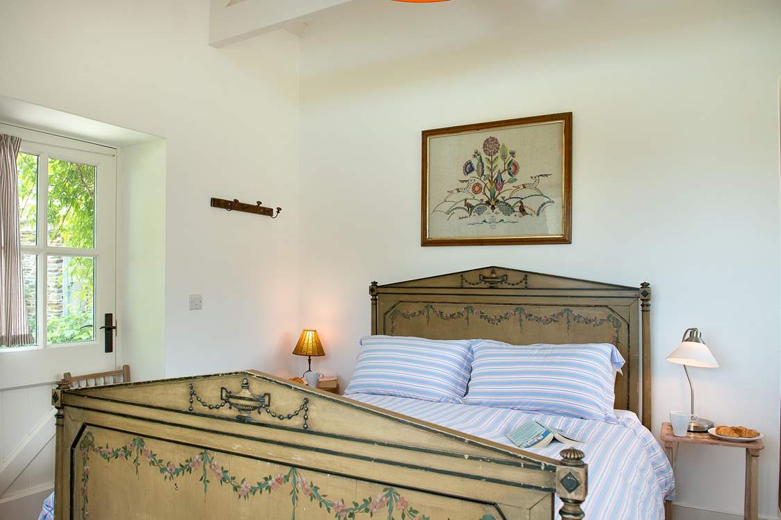 The romantic double bedroom.