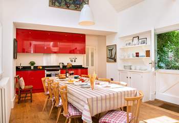 The stable door leads out to the patio