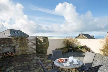 The walled garden ensures complete privacy and is the ideal place to enjoy a glass of wine or dine al fresco.