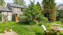 Horseshoe offers privacy thanks to the planting as well as a lovely communal garden.