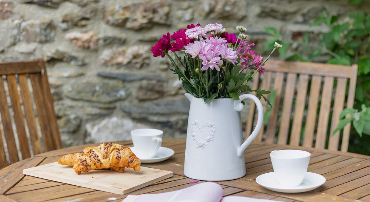 Enjoy a spot of al fresco dining on your holiday.