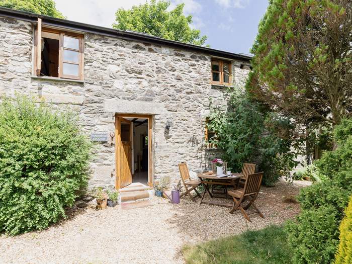 Horseshoe Cottage, Sleeps 4 in Tavistock