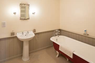 The en suite bathroom for Bedroom 1.