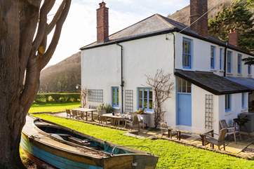 Meadowgate has a delightful garden complete with play boat!