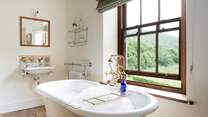 A bath with a view, the perfect holiday pastime. 