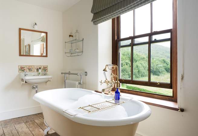 A bath with a view, the perfect holiday pastime. 