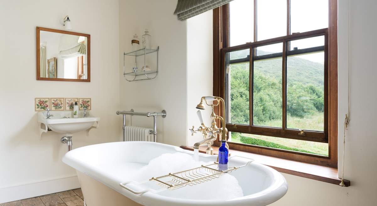 A bath with a view, the perfect holiday pastime. 